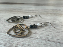 Load image into Gallery viewer, Starry Eye Heart Earrings