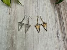 Load image into Gallery viewer, Pointed Sight Earrings