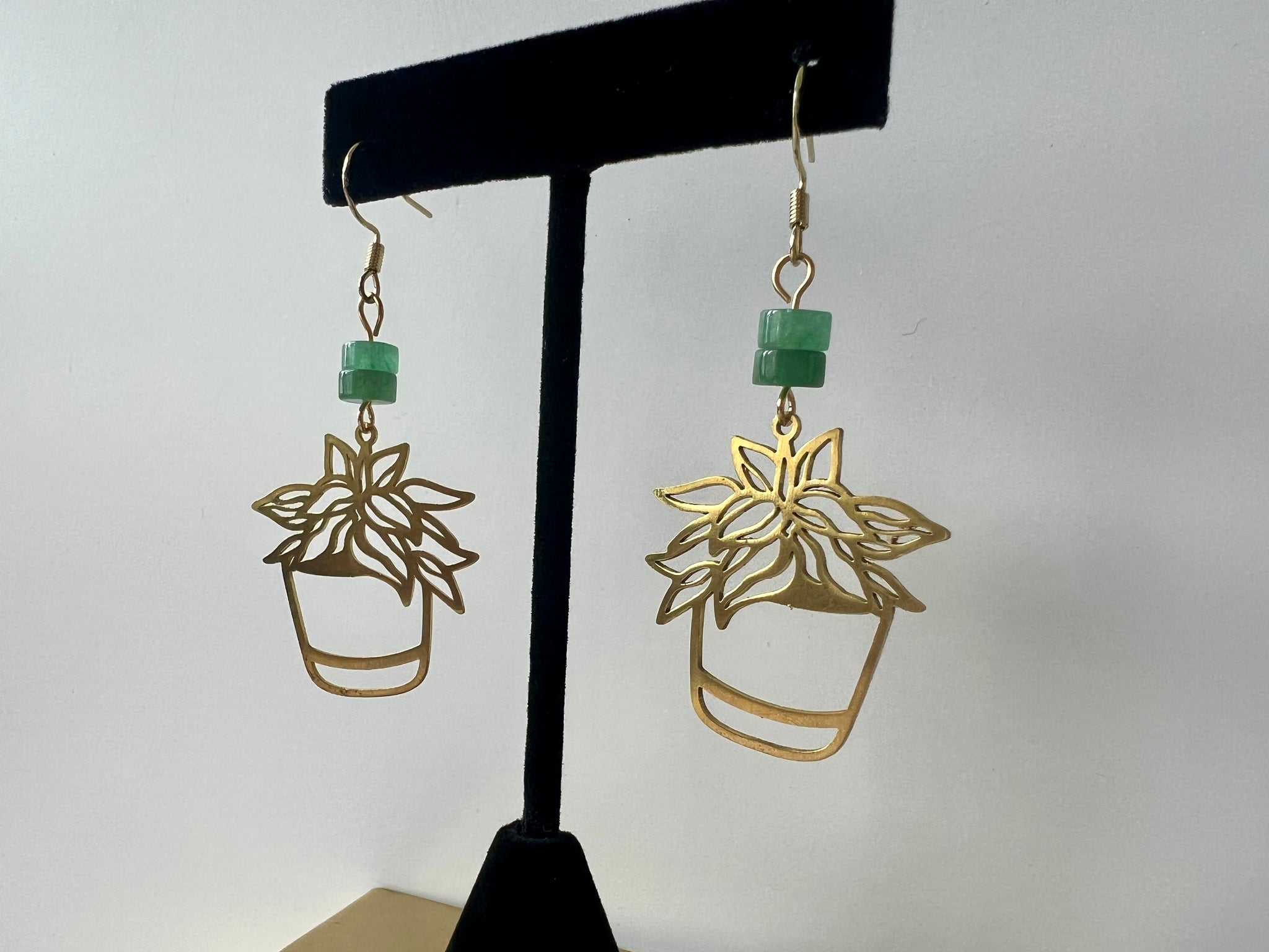 philodendron earrings Green Aventurine Philodendron Earrrings – Out of Woodstock