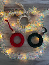 Load image into Gallery viewer, Macrame Ornament Workshop at Tradition Brewing
