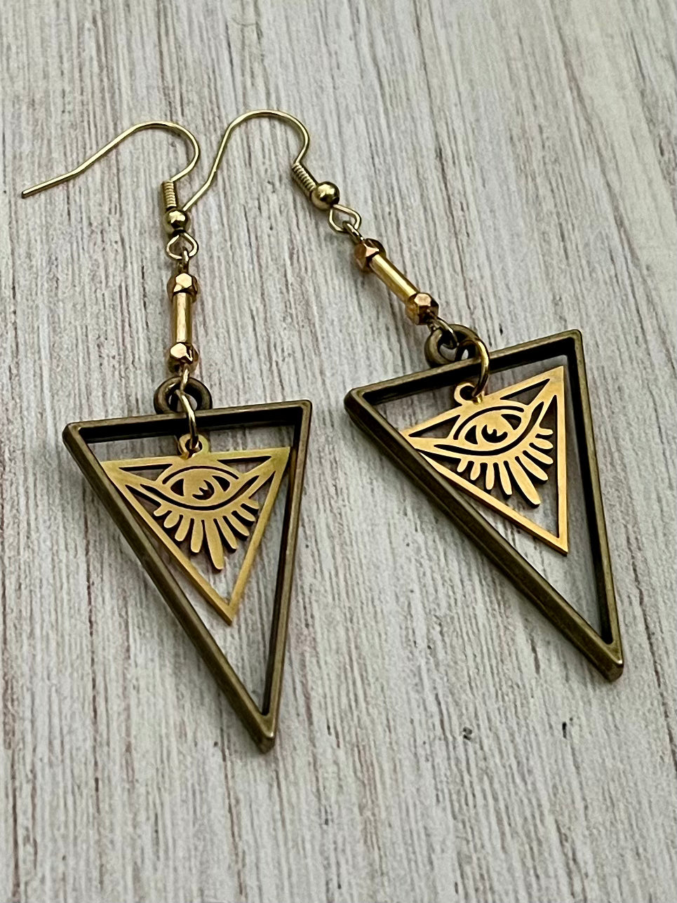 Pointed Sight Earrings